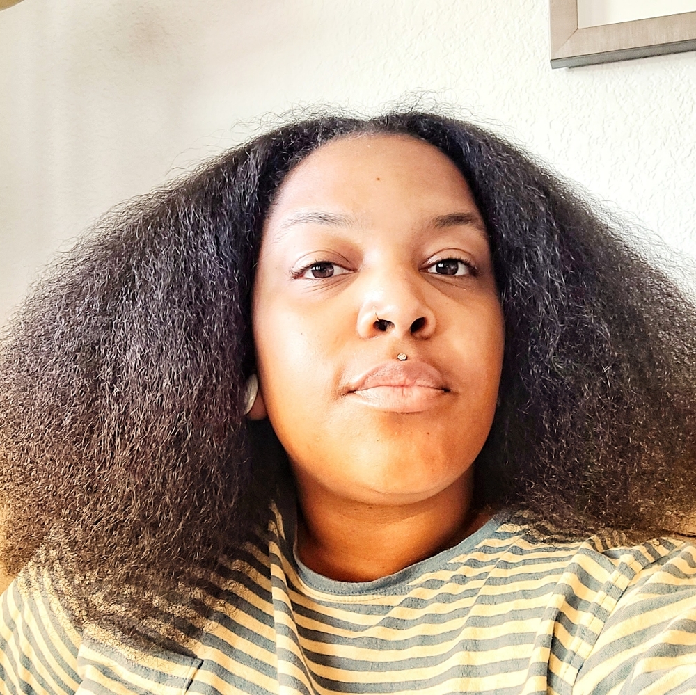 Meet your Posher 👋, Jasmin.